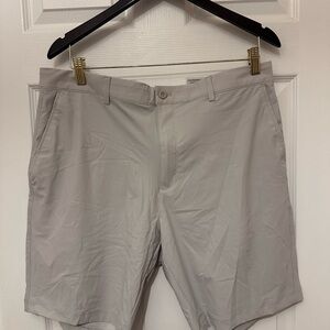Greg Norman Men's Light Gray Size 36 Performance Stretch Golf Shorts NWT